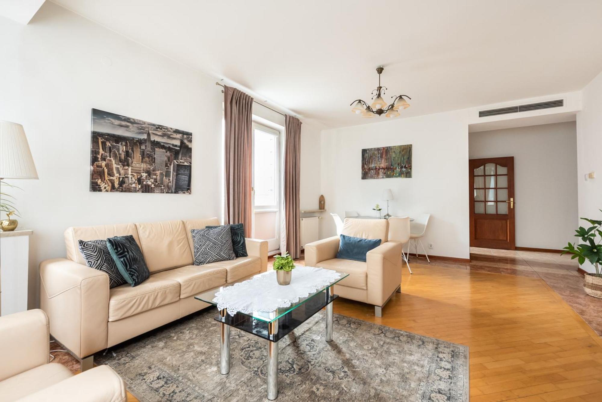 Wola Norblin Spacious Lägenhet *
