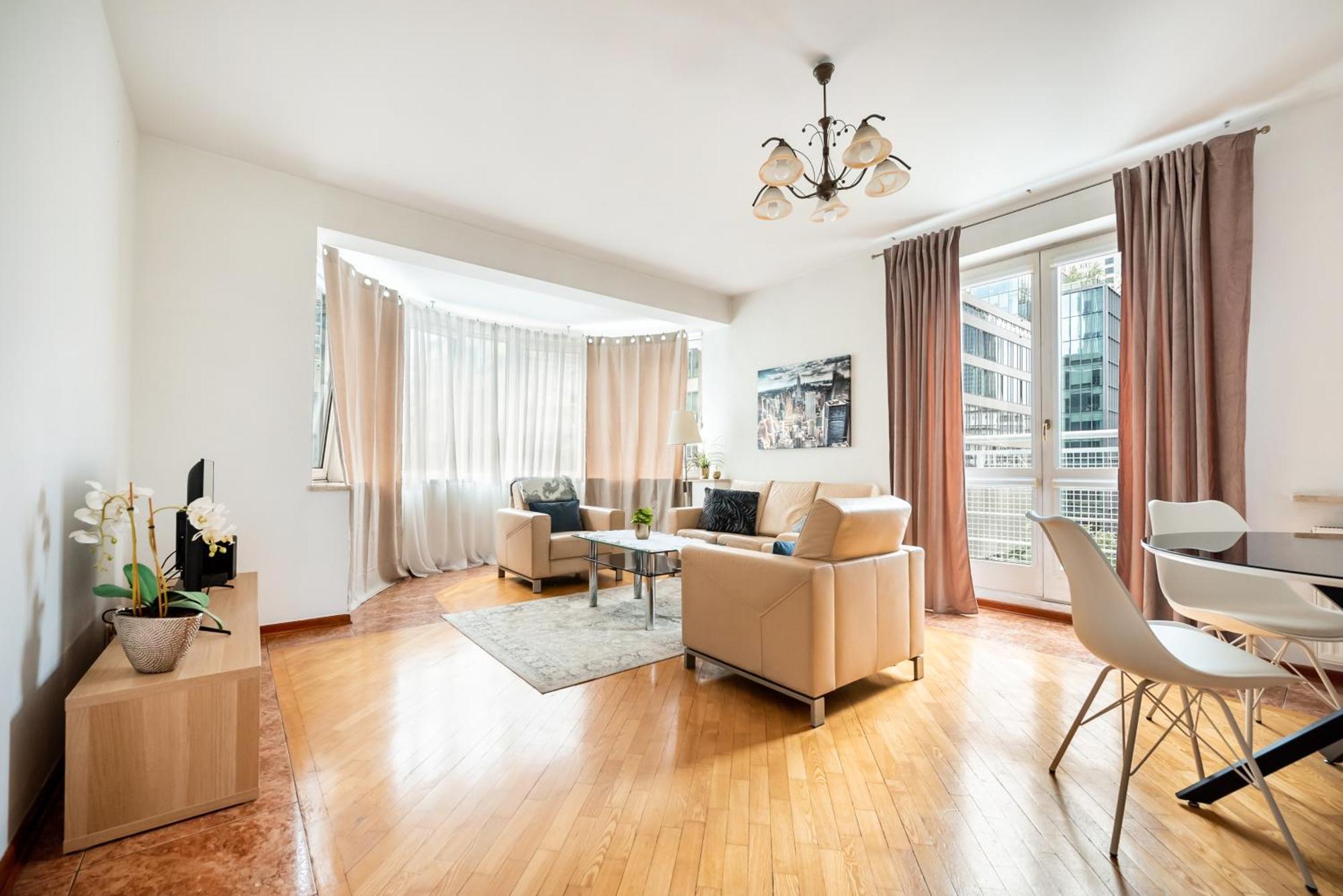 Wola Norblin Spacious Lägenhet